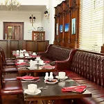 The Sands فندق ترامور